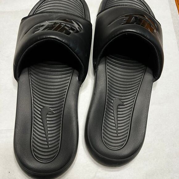 Nike slides, Black, men’s size 13 main image 5